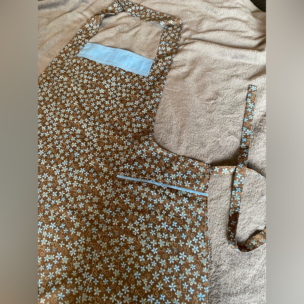 Kitchen Apron - Picture 4 of 5